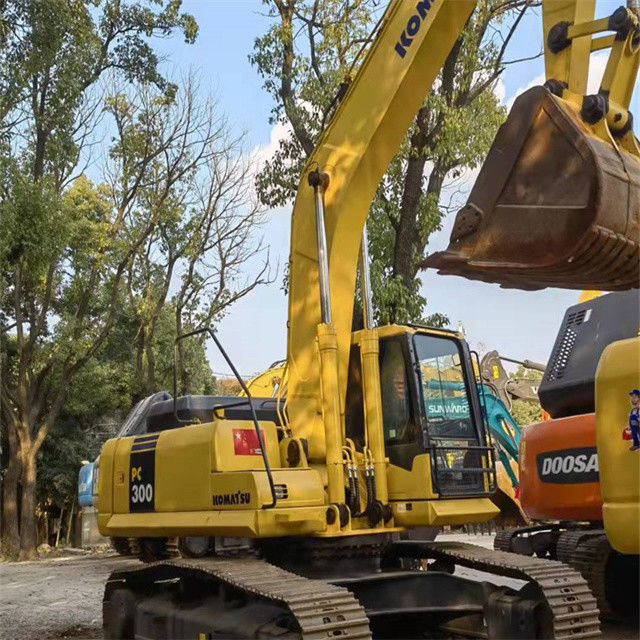 ২৯ টন প্রায় নতুন জাপান থেকে আমদানি করা ক্রলার এক্সক্যাভার মেশিন ব্যবহৃত পুনর্নির্মাণ Komatsu pc 300