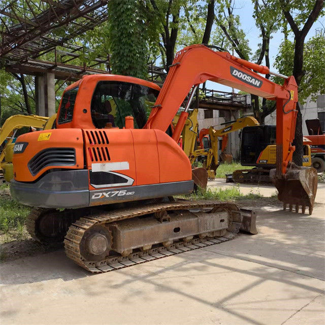 8 টন প্রস্তুত ব্যবহৃত Excavator কাজের জন্য এবং অভিজ্ঞ ব্যবহৃত কোরিয়া আমদানি Doosan DX 75