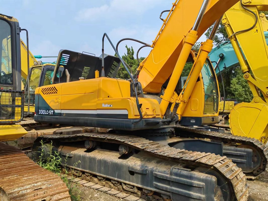 কোরিয়া থেকে আমদানি করা হুন্ডাই ডিএইচ৩৩০এলসি-৯