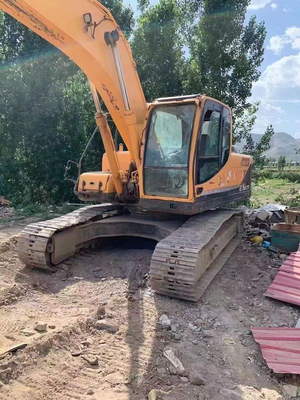 2000rpm ব্যবহৃত Hyundai R215 কাজ করার জন্য প্রস্তুত এবং অভিজ্ঞ কোরিয়া ভাল অবস্থায় আমদানি
