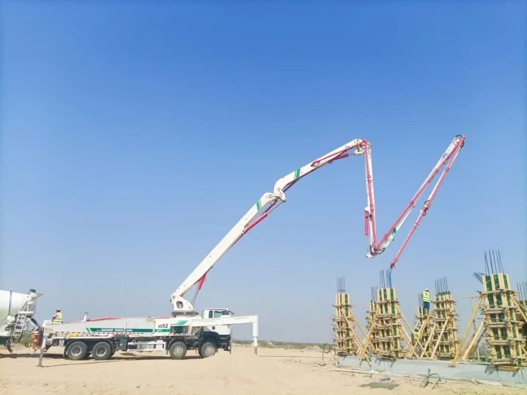 6 × 4 বা 8 × 4 ড্রাইভ কাজ করার জন্য প্রস্তুত এক্সসিএমজি। HB37A 37 মিটার কংক্রিট পাম্প ট্রাক কংক্রিট বিতরণ এবং pouring জন্য