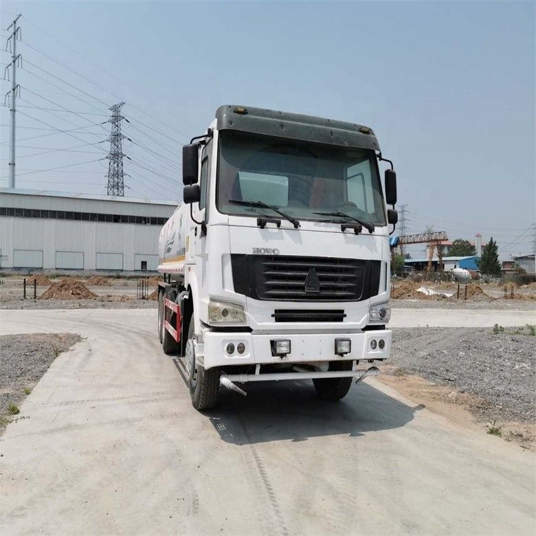 সিনো ট্রাক HOWO 6x4 ওয়াটার ট্রাক 12-16m স্প্রিংকিং এলাকা 25000kg মোট যানবাহন ওজন