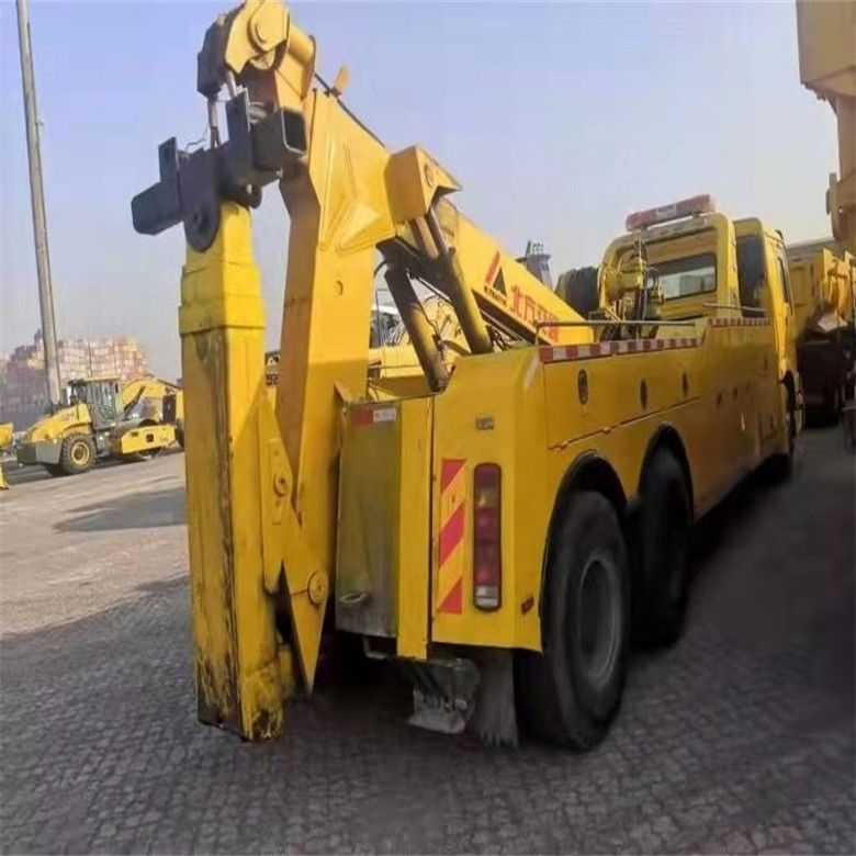 নিম্ন ঘন্টা ব্যবহৃত হাওও 6 * 4 Wrecker ট্যাগ ট্রাক 8 * 4 ISO9001 / CCC সার্টিফাইড ট্যাগ বডি সহ