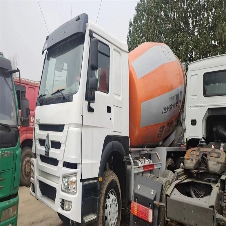 7M3/H উত্পাদনশীলতা ব্যবহৃত HOWO কংক্রিট মিশ্রণকারী ট্রাক 6*4 371HP 375HP ভাল অবস্থায়