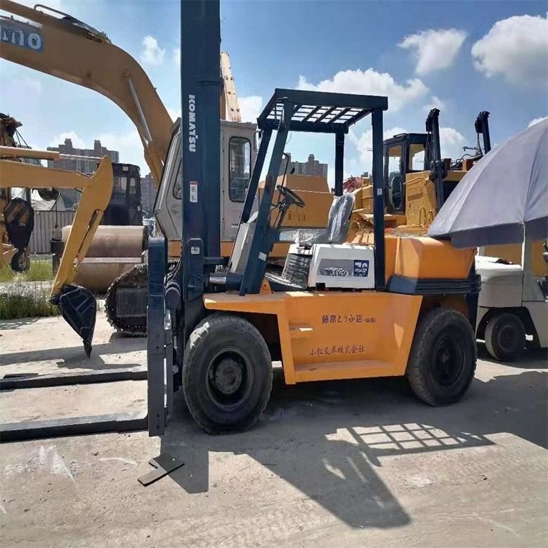 সেকেন্ড হ্যান্ড জাপান মেড কোমাটসু FD70 ডিজেল ফোর্কলিফ্ট এবং 7000kg লোডিং ক্ষমতা