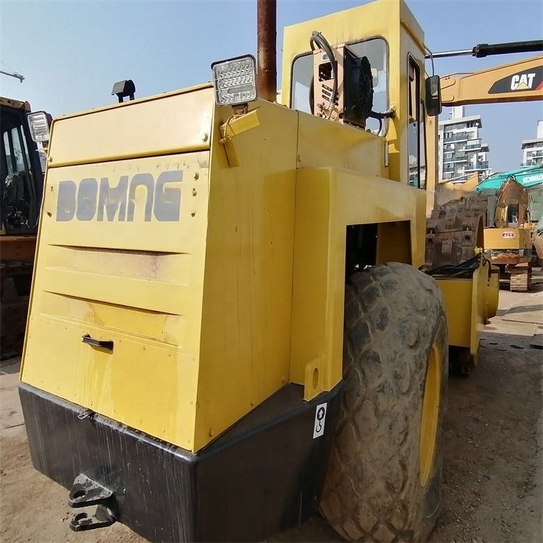 ডিজেল ইঞ্জিন রোড প্যাভিং Bomag BW217D-2 ব্যবহৃত একক ড্রাম ভেড়া পা হাইড্রোলিক রোড রোলার