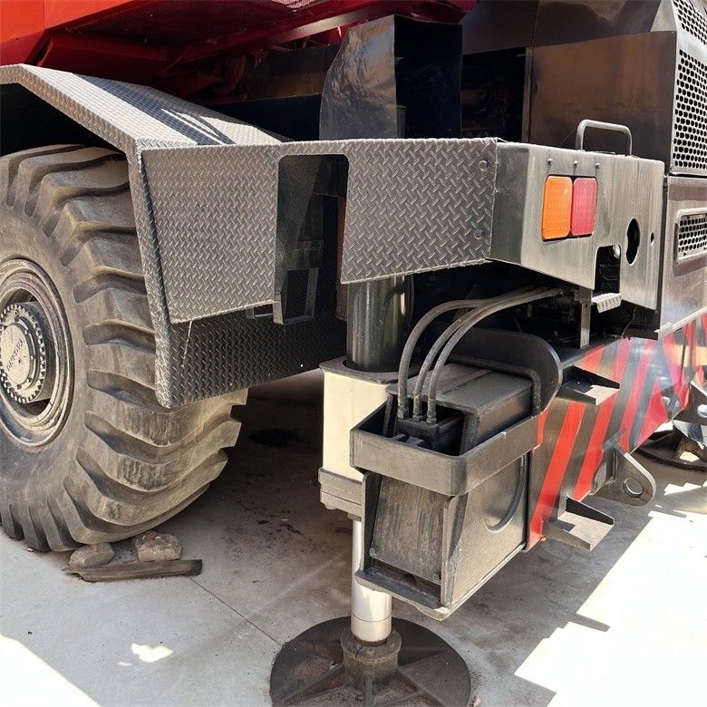 139.8kw মোট শক্তি Tadano TR-500EX 50 টন ক্ষমতা এবং 250L জ্বালানী ক্ষমতা সঙ্গে ব্যবহৃত ক্রেন