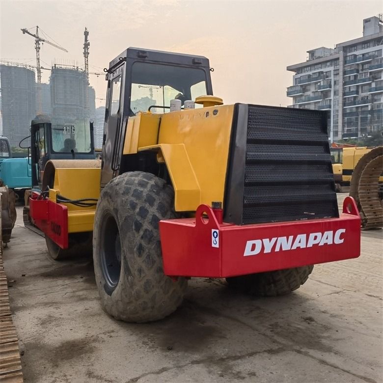 40KN উত্তেজনাপূর্ণ শক্তি Dynapac CA30D ব্যবহৃত রাস্তা রোলার রাস্তা মেরামতের জন্য একক ড্রাম রোলার