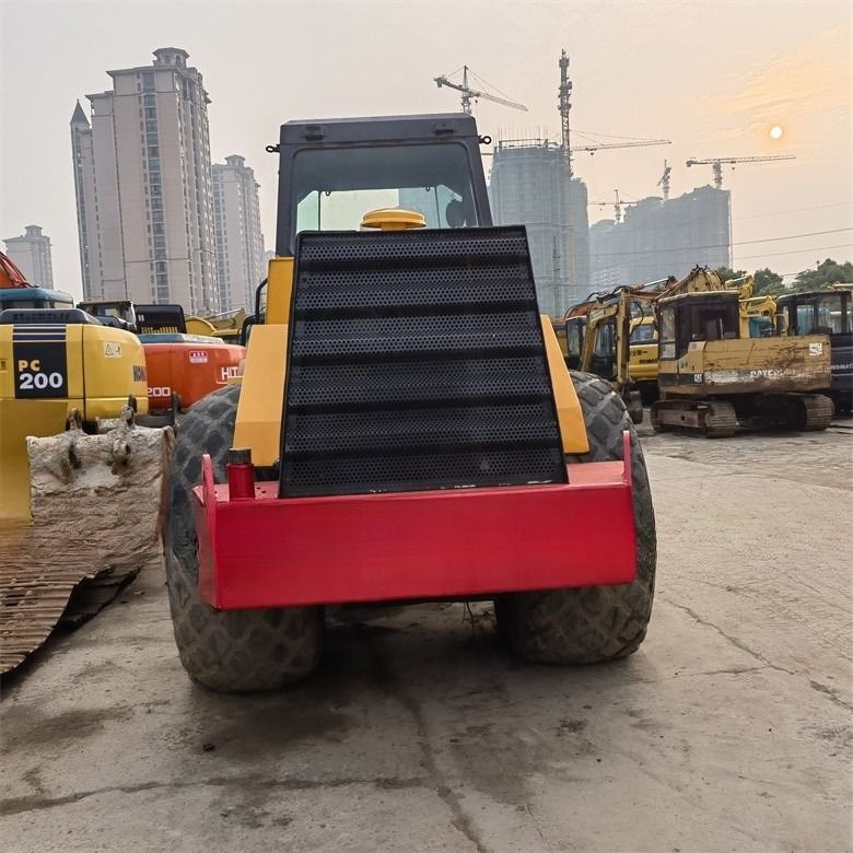 40KN উত্তেজনাপূর্ণ শক্তি Dynapac CA30D ব্যবহৃত রাস্তা রোলার রাস্তা মেরামতের জন্য একক ড্রাম রোলার