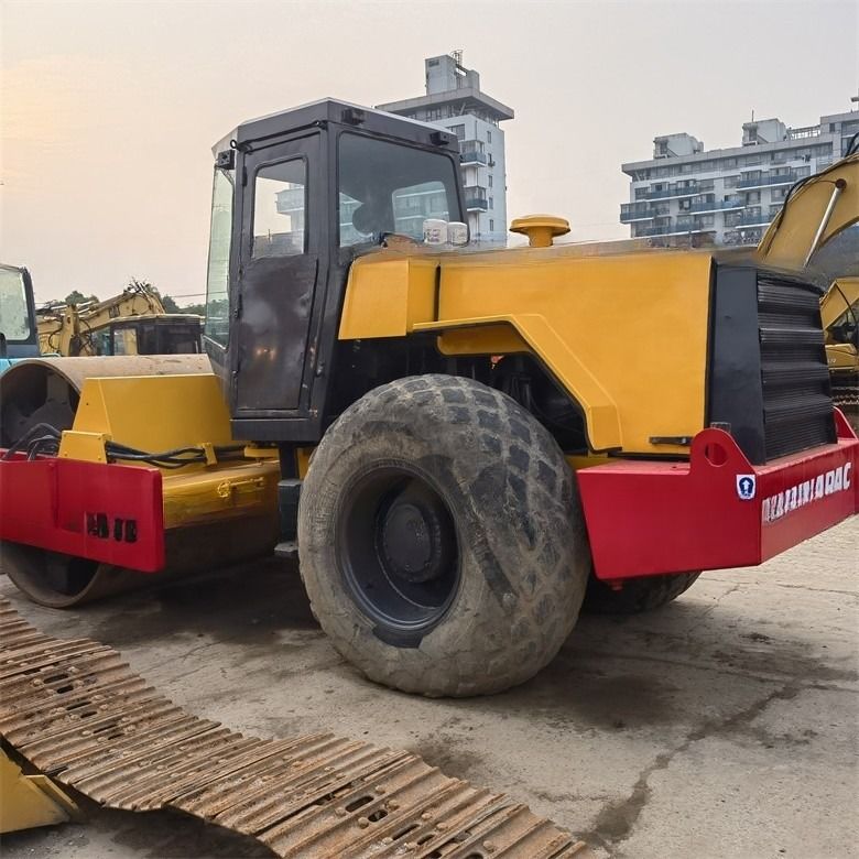 40KN উত্তেজনাপূর্ণ শক্তি Dynapac CA30D ব্যবহৃত রাস্তা রোলার রাস্তা মেরামতের জন্য একক ড্রাম রোলার