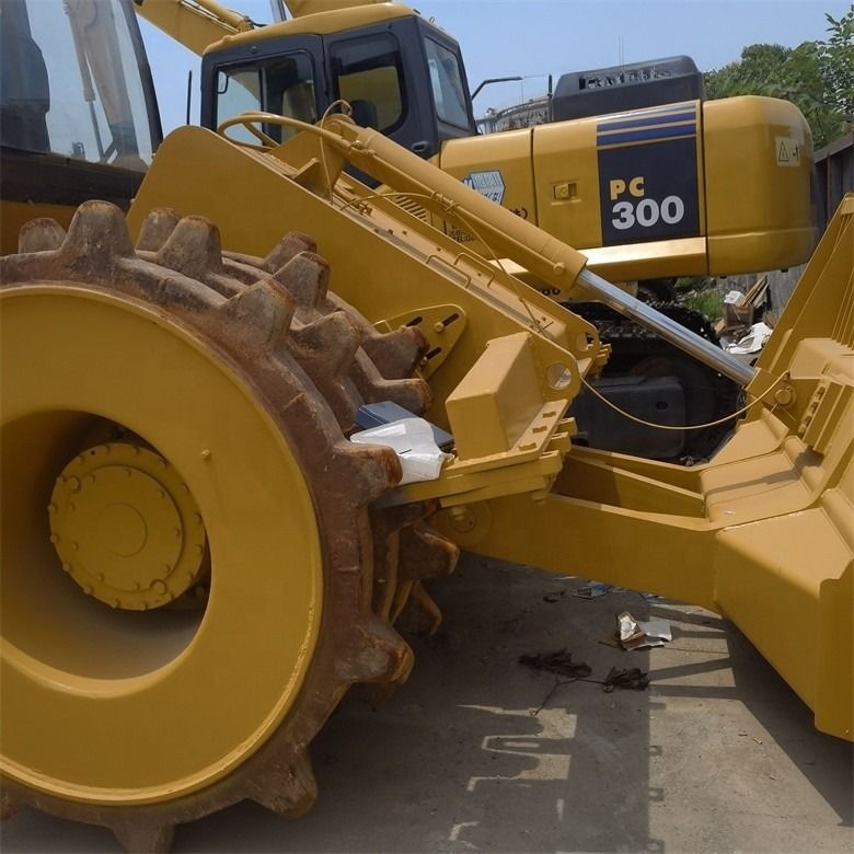 35 টন ব্যবহৃত Caterpillar Cat 826G কম্প্যাক্টর চমৎকার অবস্থায় মূল রঙ জাপান