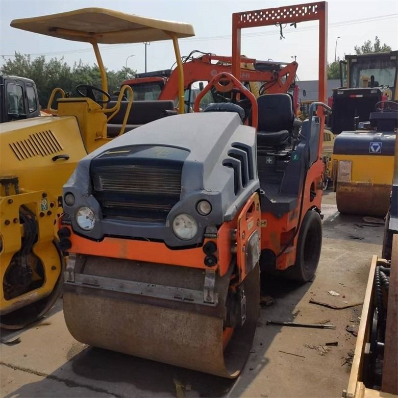 2.5 টন ব্যবহৃত হ্যাম রোলার কমপ্যাক্টর HD35VT মূল রঙের 28KN এর উত্তেজনাপূর্ণ শক্তি সহ