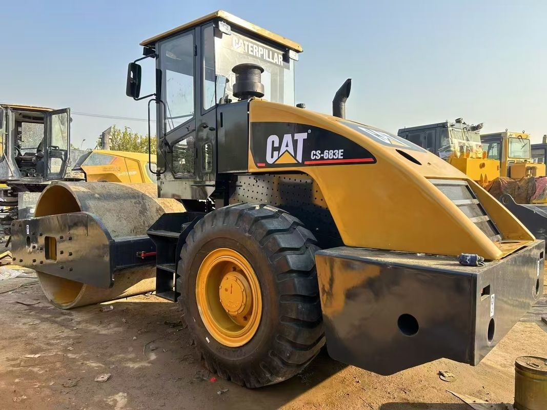 ব্যবহৃত CAT CS-683E কম্প্যাক্টর রোলার কম্প্যাক্টর 1.8 মিমি