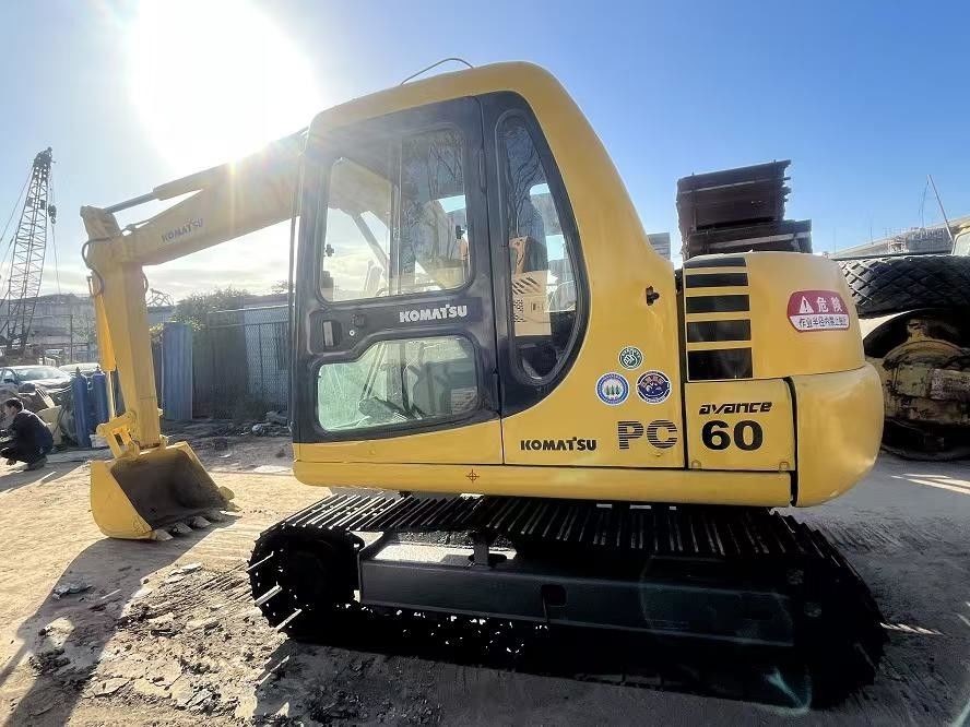 ব্যবহৃত KOMATSU ক্রলার এক্সক্যাভেটর PC60-7 সেকেন্ড হ্যান্ড KOMATSU PC60-7 ট্র্যাক এক্সক্যাভেটর খনন সরঞ্জাম