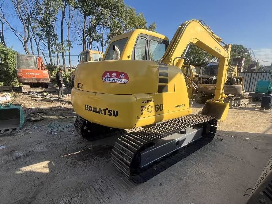 ব্যবহৃত KOMATSU ক্রলার এক্সক্যাভেটর PC60-7 সেকেন্ড হ্যান্ড KOMATSU PC60-7 ট্র্যাক এক্সক্যাভেটর খনন সরঞ্জাম