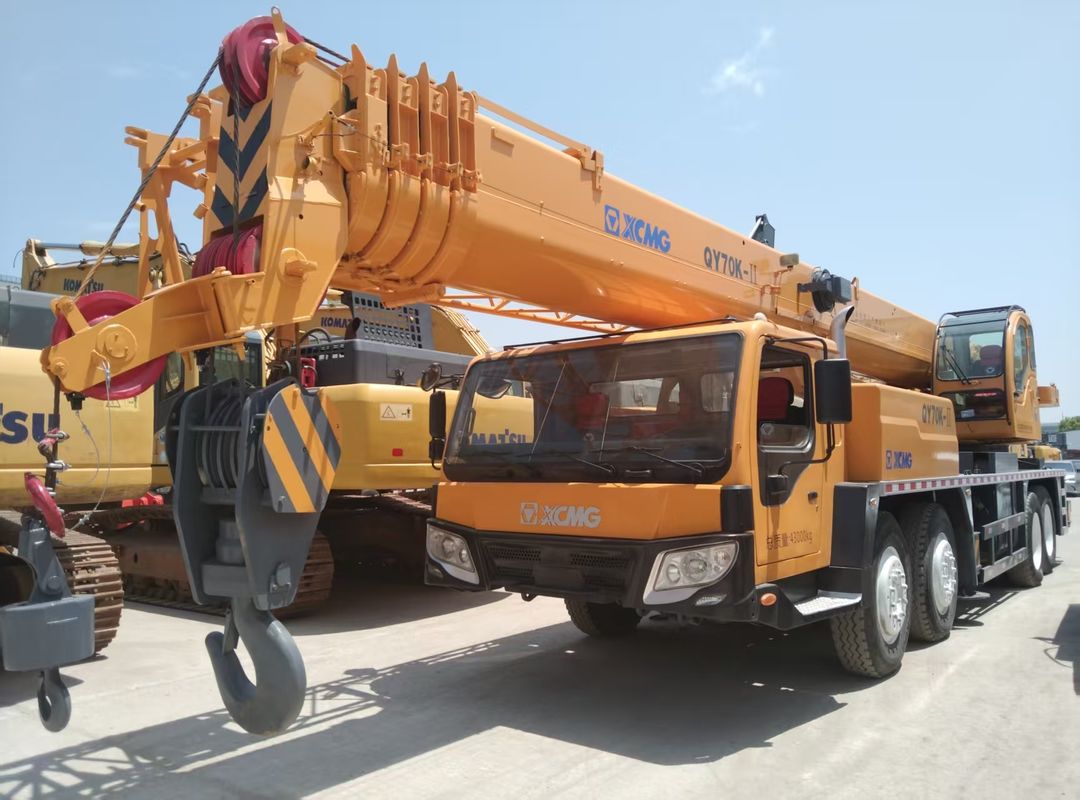 এক্সসিএমজি 70 টন ট্রাক ক্রেন বিক্রির জন্য ব্যবহৃত।