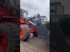 উচ্চ মানের ব্যবহৃত Doosan Dl503-9c চাকা লোডার 2022 বছর কম ঘন্টা বিক্রয়ের জন্য